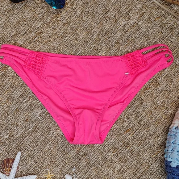 VICTORIA'S SECRET " THE STRAPPY CHEEKY" CRICHET DETAIL BIKINI BOTTOM, HOT PINK L - Picture 3 of 6